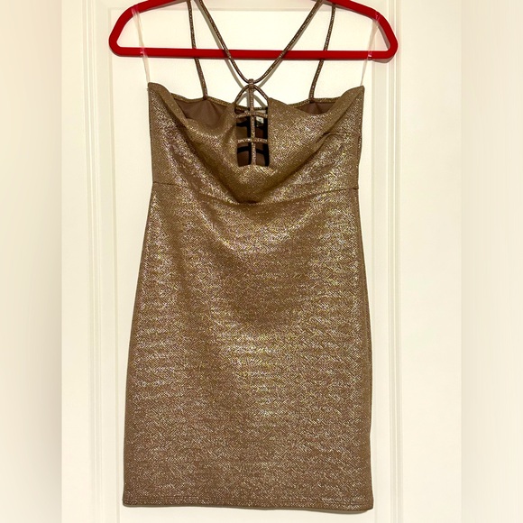 green emerald velvet dress Lace Tiered Mini Dress – Charlotte Russe main image 1